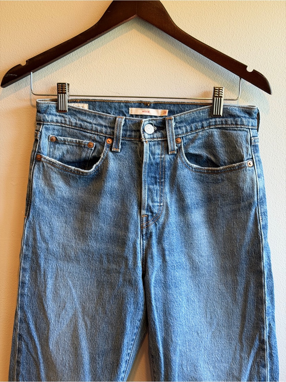 Levi's Women's Wedgie Straight Jeans Size 28 - Inseam 27.5”
